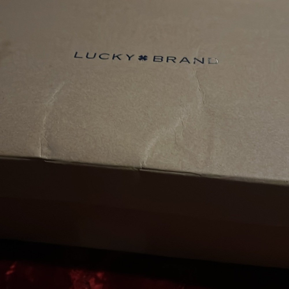 Lucky Brand LK Pallyon Daisy Sandals/ Pool Slides in White NEW Sz 8 - Picture 11 of 12